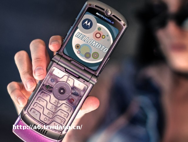 二十年归来仍做少年，论moto razr的变与不变