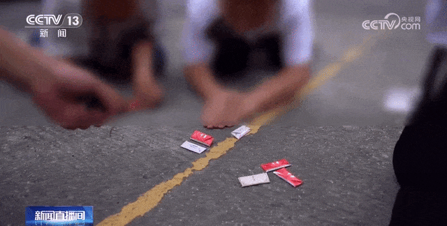 校园风靡！网上热卖！家长可知道“烟卡”正在“毁”孩子？