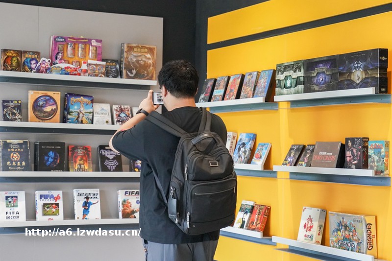 红白机、文曲星、中华学习机，我在游戏博物馆找到了80、90后童年回忆