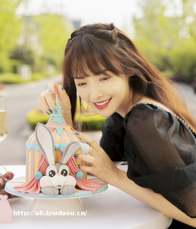 ANGSI昂司倾情打造兔子牙同款儿童节蛋糕