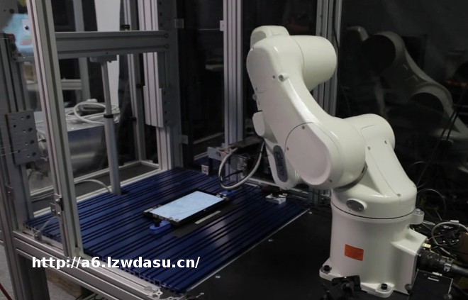 机器人也玩切绳子?英特尔开发的Oculus机器人,通过玩触屏游戏来测试设备响应速度