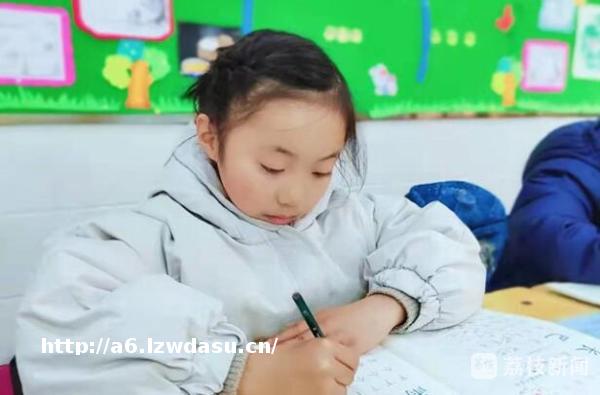 一张试卷变多个游戏！“双减”后首个期末考试，扬州低年级小学生将这样“玩”