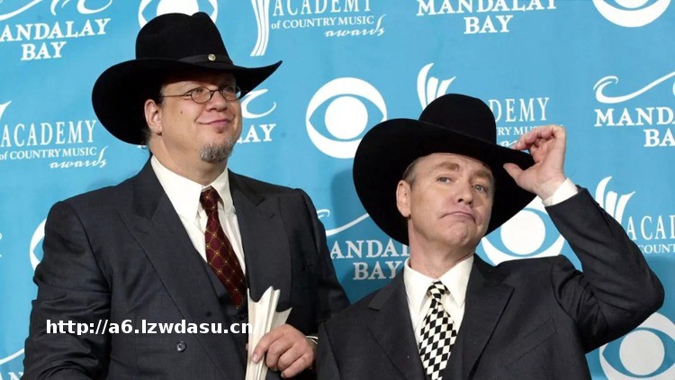 当我见到了《沙漠巴士》的始作俑者养成