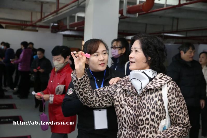 从8岁到80岁！看一枚飞镖如何“投”出社区健身热