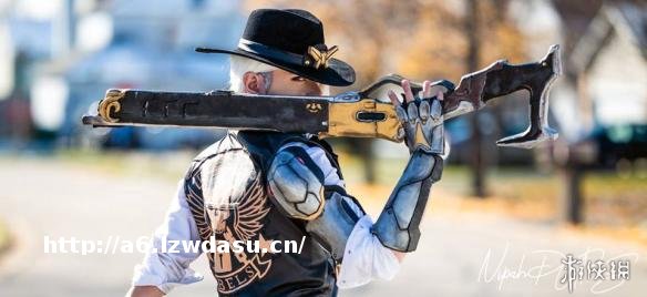 《守望先锋》艾什性转cos 美女变帅哥依旧骚气十足