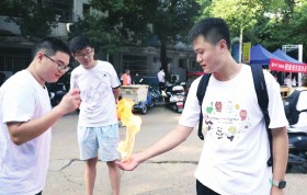 这届新生到底有多受“宠”？各高校花式迎新