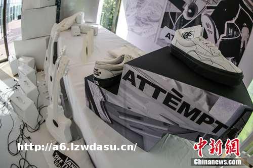 Vans携手中国本土品牌推出“玩儿就 Vans了”系列新品