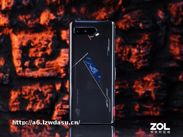 骁龙888 Plus加持的细节狂魔 腾讯ROG游戏手机5s Pro评测流派