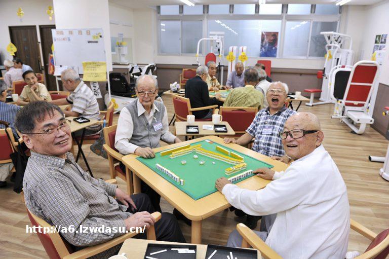 适合老人的“低强度高快乐”游戏清单：动脑动手，还能防痴呆