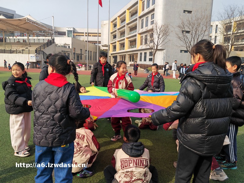 老师变身“游戏设计师” 体育运动耍出新花样