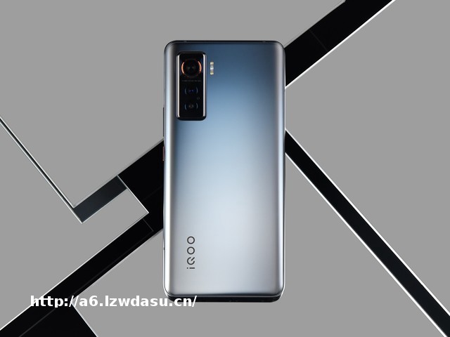 iQOO 5评测：颜值与实力兼得的性能猛兽