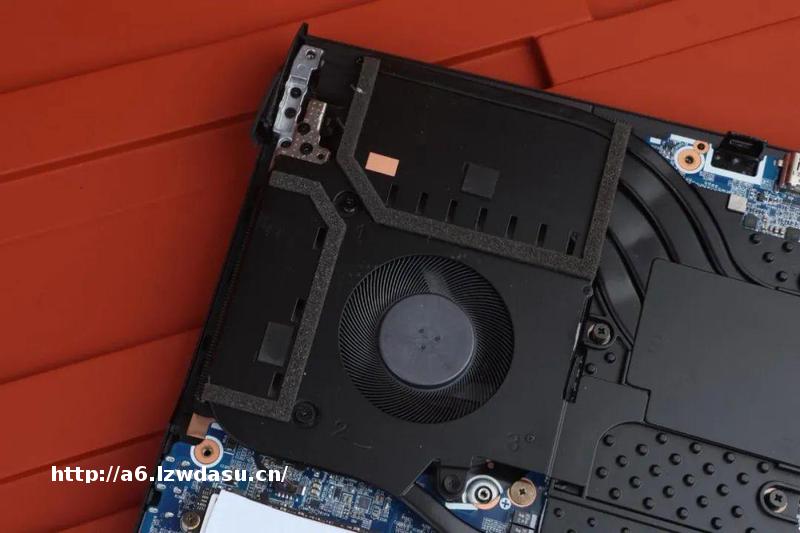 宏碁暗影骑士·擎 7 Pro游戏本评测：体验至上的AI游戏战神