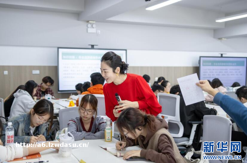 小小“卡牌”让教育“活”起来 武汉商学院一教师探索游戏化教学-新华网