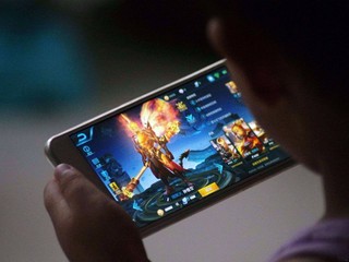 史上最严？未成年人一周最多游戏三小时，游戏公司必然加码加锁