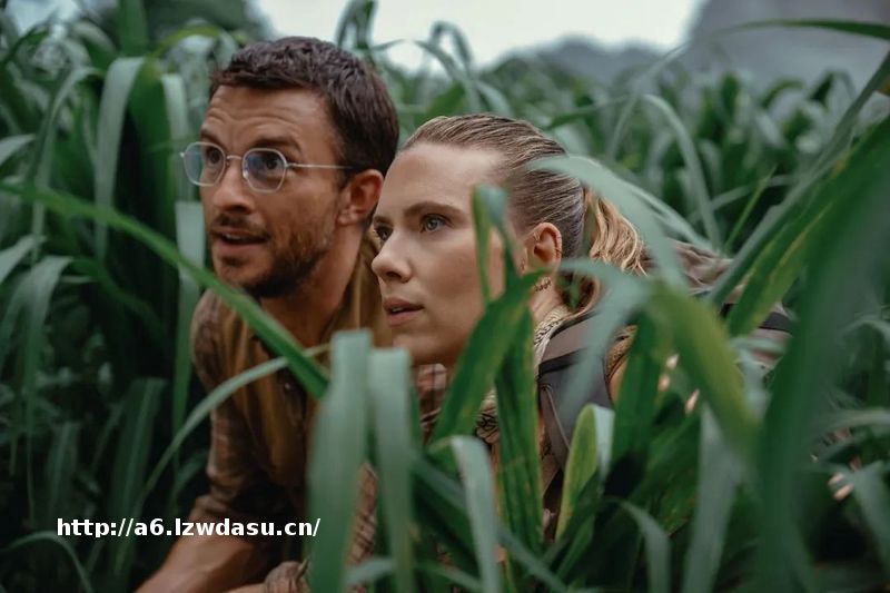 导演爆《侏罗纪世界：重生》最新猛料，这只霸王龙为何更大、更疯狂？| 独家专访攻略