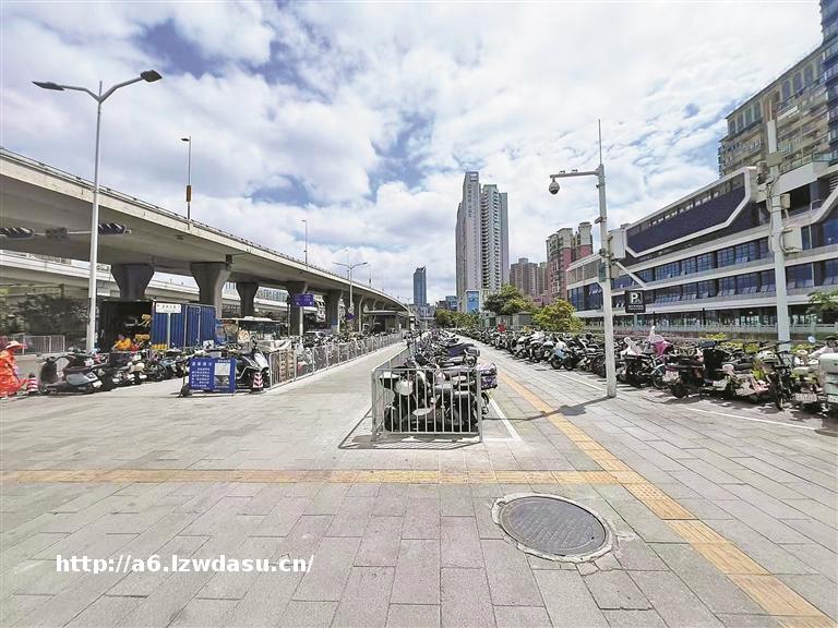 布吉开通社区微巴 “宝宝巴士”承包“最后一公里”