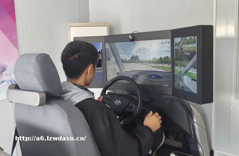 在游戏中学车是啥体验？云南首个智慧驾培实训基地落户昆明