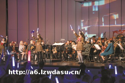 扣人心弦,交响乐团奏响“跨次元”旋律-新华网