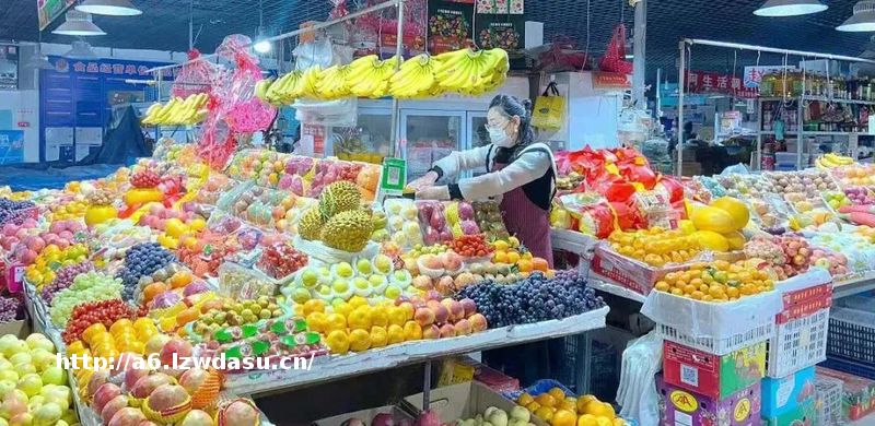 咬了一口红富士，嘎嘣脆，可馋了